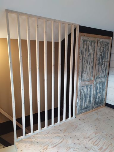 Claustra et fabrication d'un placard avec portes anciennes
